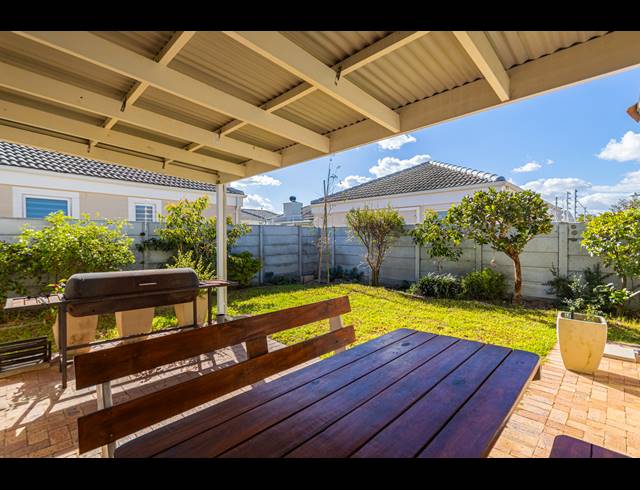 3 BEDROOM FREEHOLD FOR SALE IN SUNNINGDALE